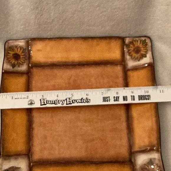 Clay Art Tuscan Sunflower Dinner Plate ~ Hand Painted ~ Nice ~ 10.5” x 10.5” - Picture 13 of 14